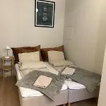 Tiny House In דירה